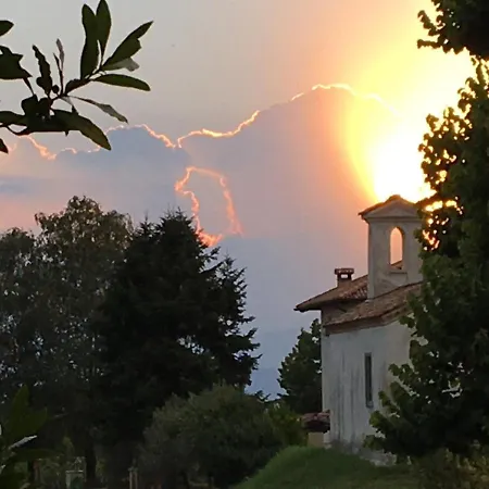 La Casa Blu Di Monasteto Bed & Breakfast 3*