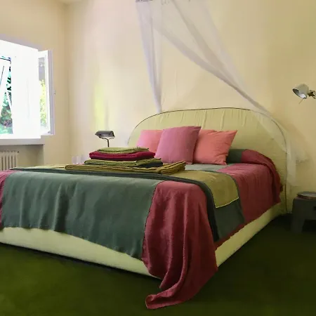 فندق مبيت وإفطار La Casa Blu Di Monasteto 3*